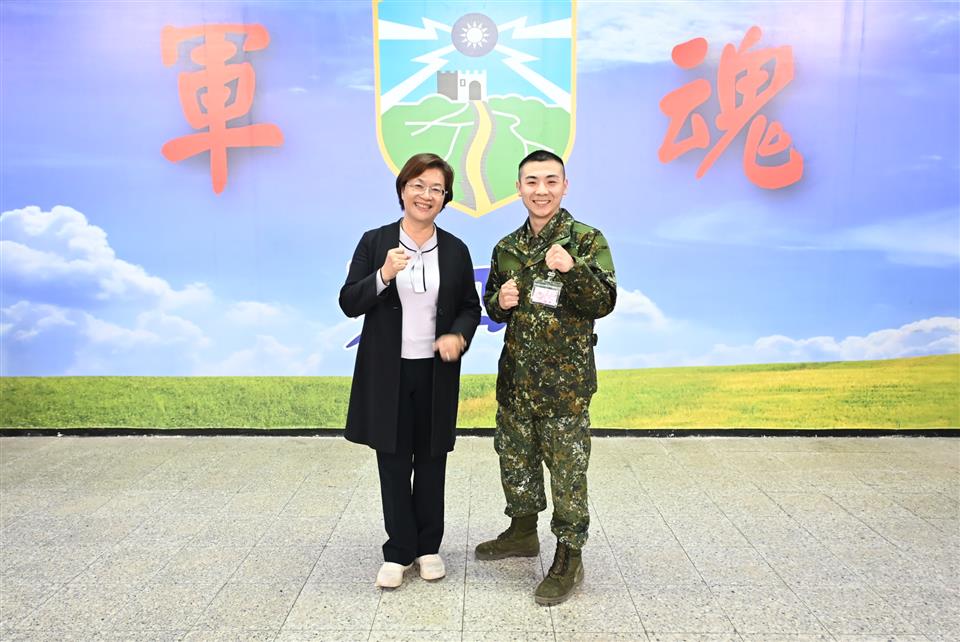縣長王惠美前往嘉義中坑營區探視彰化子弟兵　勉勵積極提升、創造幸福未來