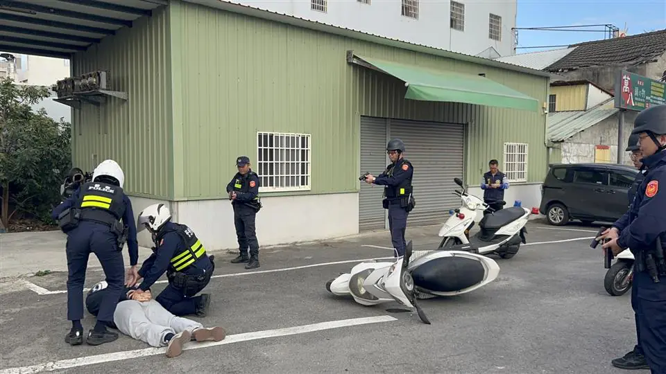 假外送真搶劫　北斗警銀合作防搶演練