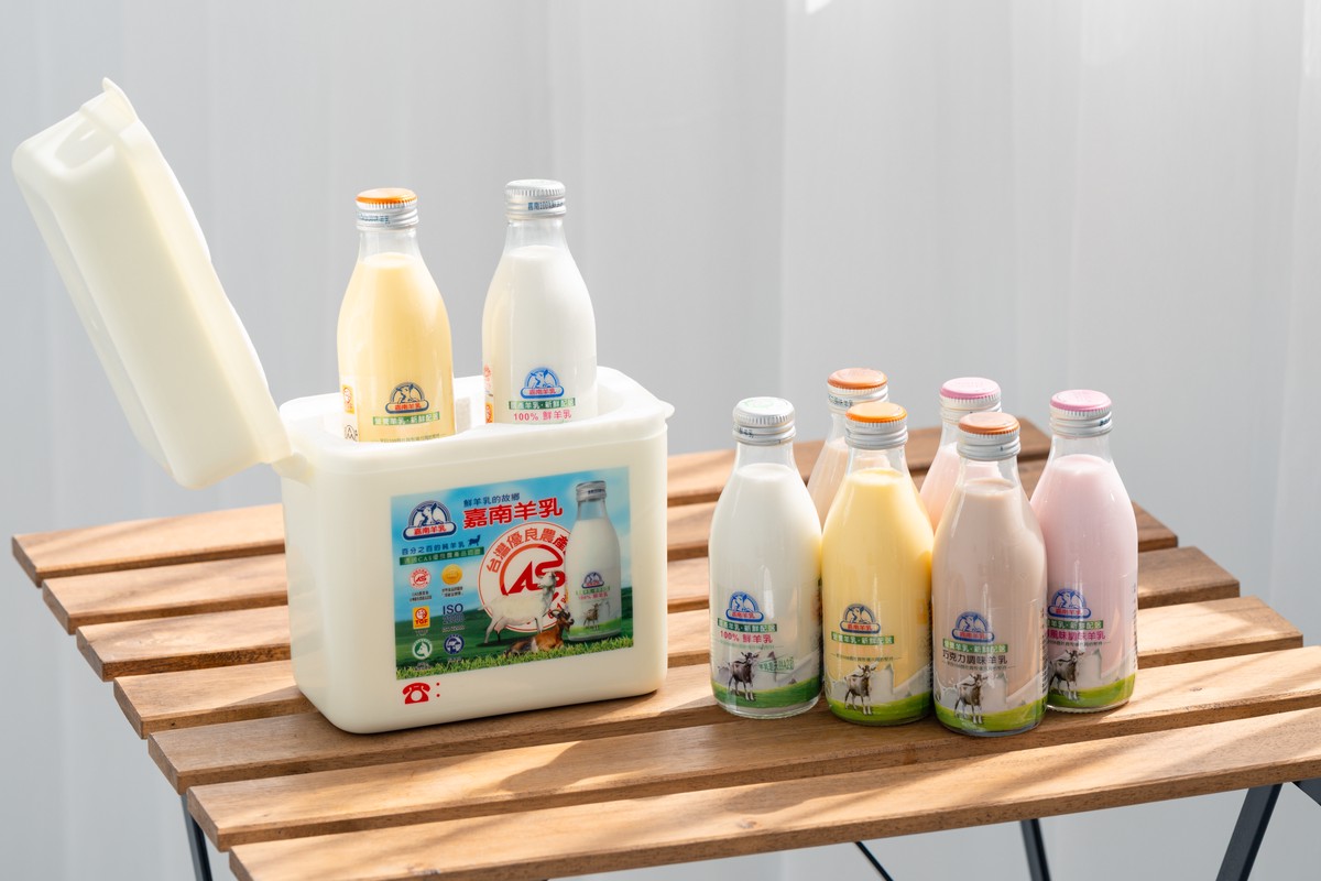 比串流平台更早的「每日訂閱制」 嘉南羊乳從「童年神飲」到「社群爆紅日常」 陪你長大的品牌成為 Z 世代的新早餐儀式 比串流平台更早的「每日訂閱制」 嘉南羊乳從「童年神飲」到「社群爆紅日常」 陪你長大的品牌成為 Z 世代的新早餐儀式