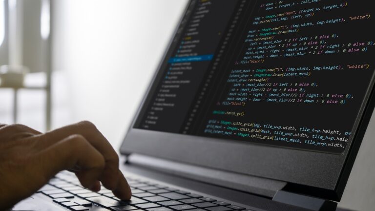 軟體開發變天！美三成新程式碼出自 AI 之手 研究曝殘酷真相：資深工程師才是最大贏家
