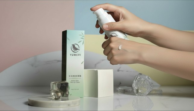 油性肌不想再厚妝?Yumevi優美妍推出清爽型素顏霜 油性肌也能輕盈服貼 油性肌不想再厚妝?Yumevi優美妍推出清爽型素顏霜 油性肌也能輕盈服貼