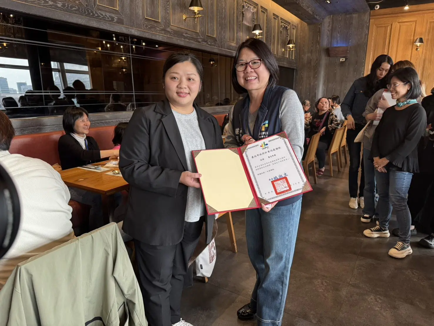 公私協力守護監護兒少 北市社會局攜手企業舉辦團圓宴 公私協力守護監護兒少 北市社會局攜手企業舉辦團圓宴