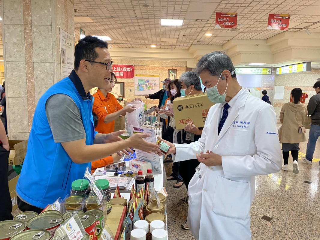 退輔會五大農場聯合行銷 首站高雄榮總推廣安心農特產 退輔會五大農場聯合行銷 首站高雄榮總推廣安心農特產