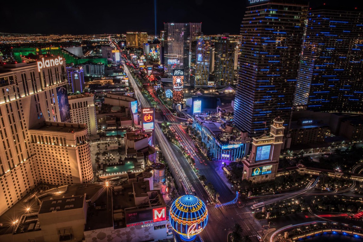 AI「精準狙擊」頂端客群!拉斯維加斯豪宅戰開打 地理圍籬技術讓買家無所遁形 AI「精準狙擊」頂端客群!拉斯維加斯豪宅戰開打 地理圍籬技術讓買家無所遁形