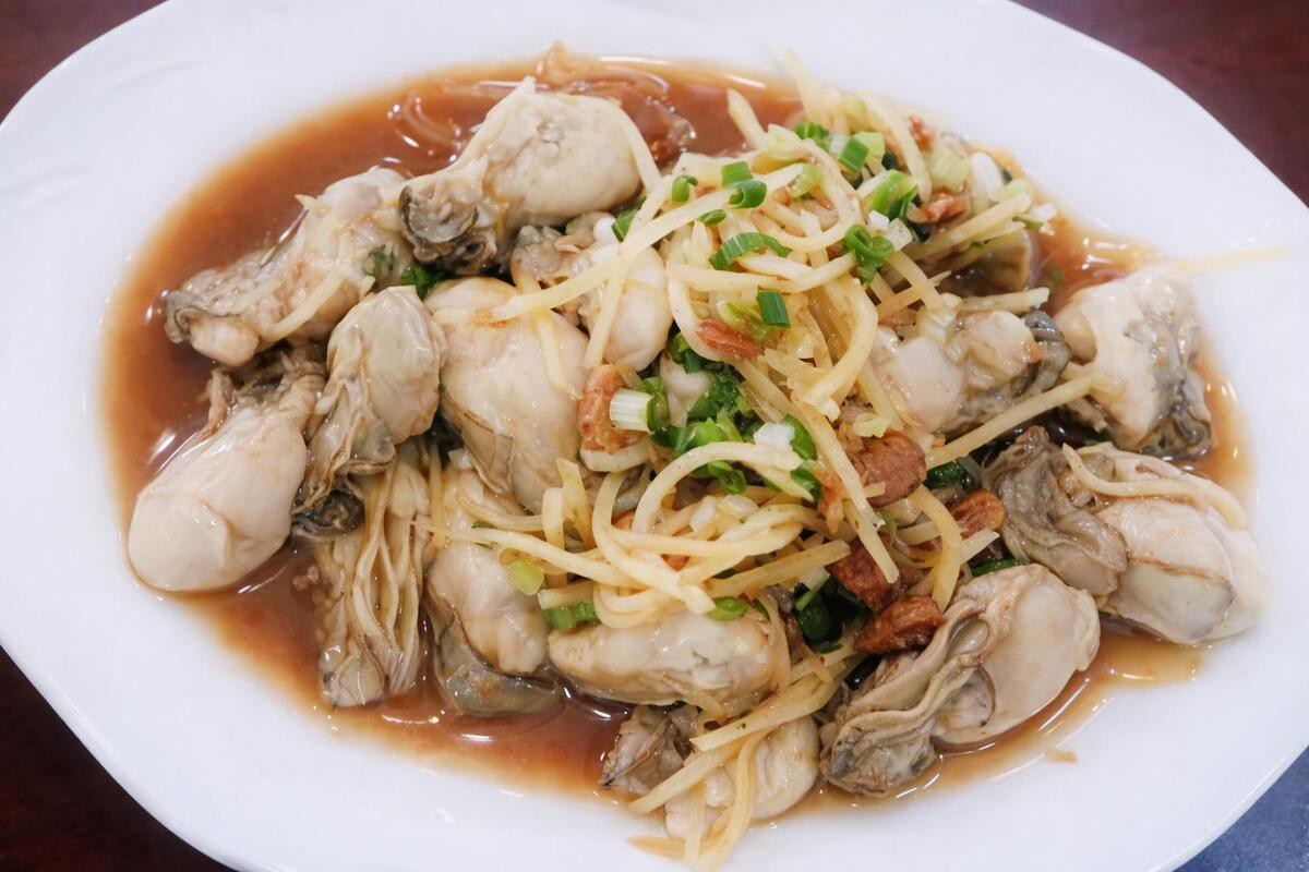 高雄鼓山海鮮粥:三十年如一日 用一碗熱粥陪城市長大 高雄鼓山海鮮粥:三十年如一日 用一碗熱粥陪城市長大