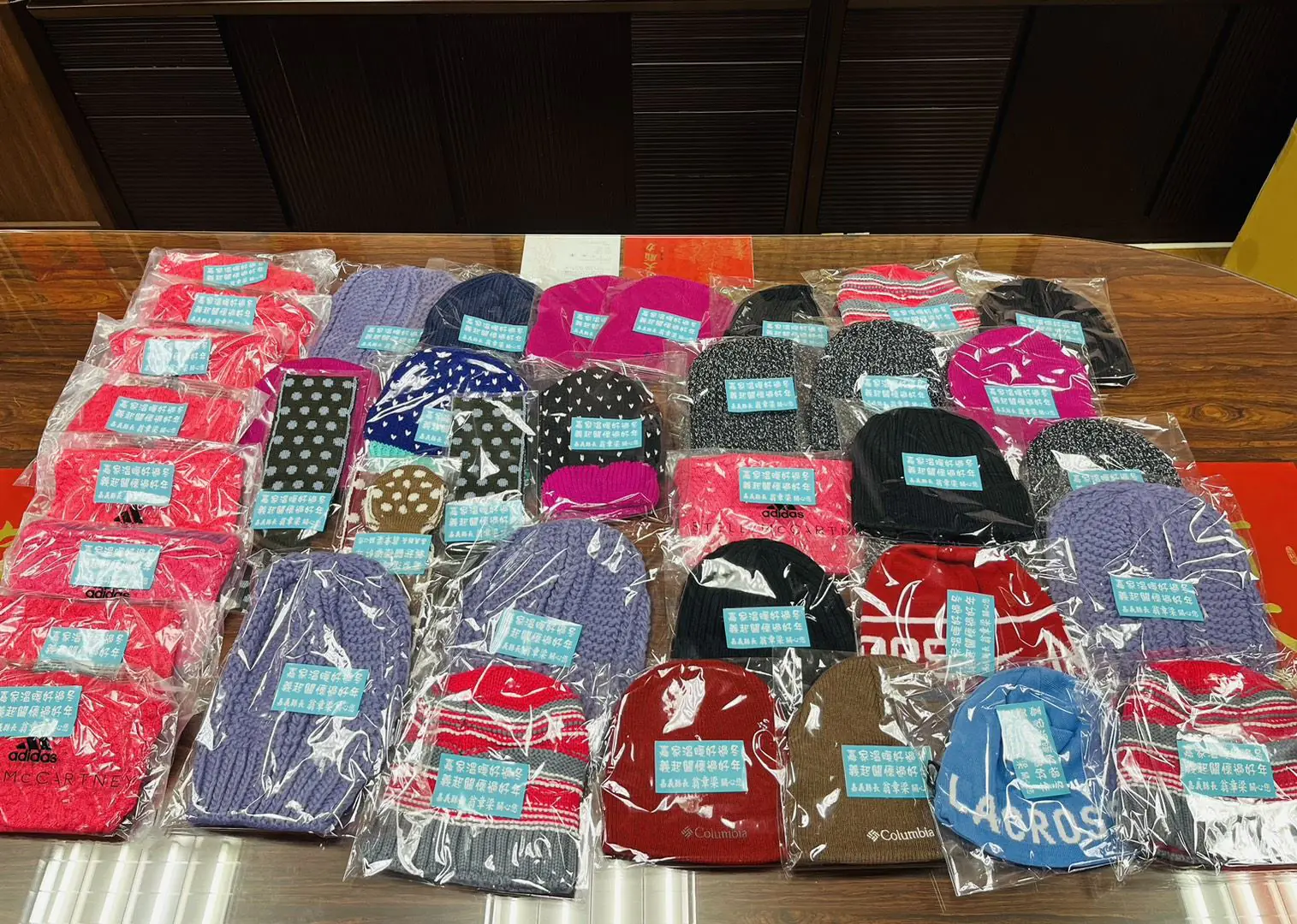 南聯針織廠寒冬送暖　關懷嘉義縣獨居長者