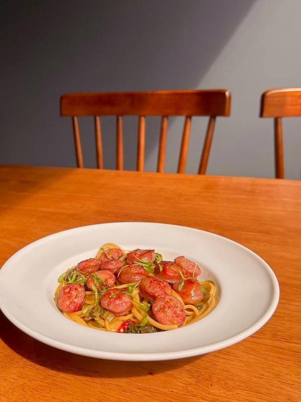 南投竹山餐酒館日常風景:一間小店的餐桌與時光記憶 南投竹山餐酒館日常風景:一間小店的餐桌與時光記憶