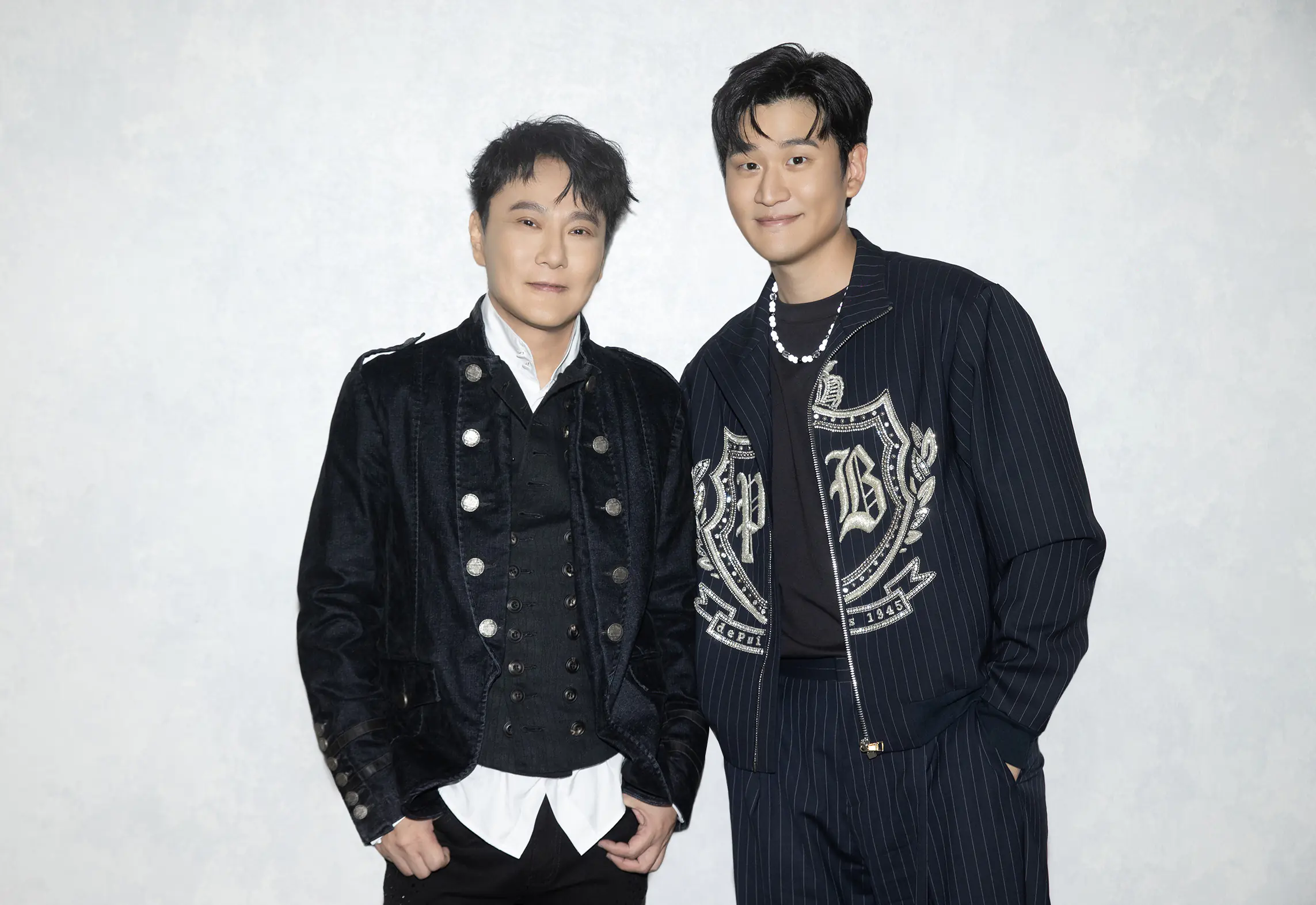 張信哲v.s.周興哲睽違多年的「雙哲會」重現 合體拜早年 張信哲v.s.周興哲睽違多年的「雙哲會」重現 合體拜早年