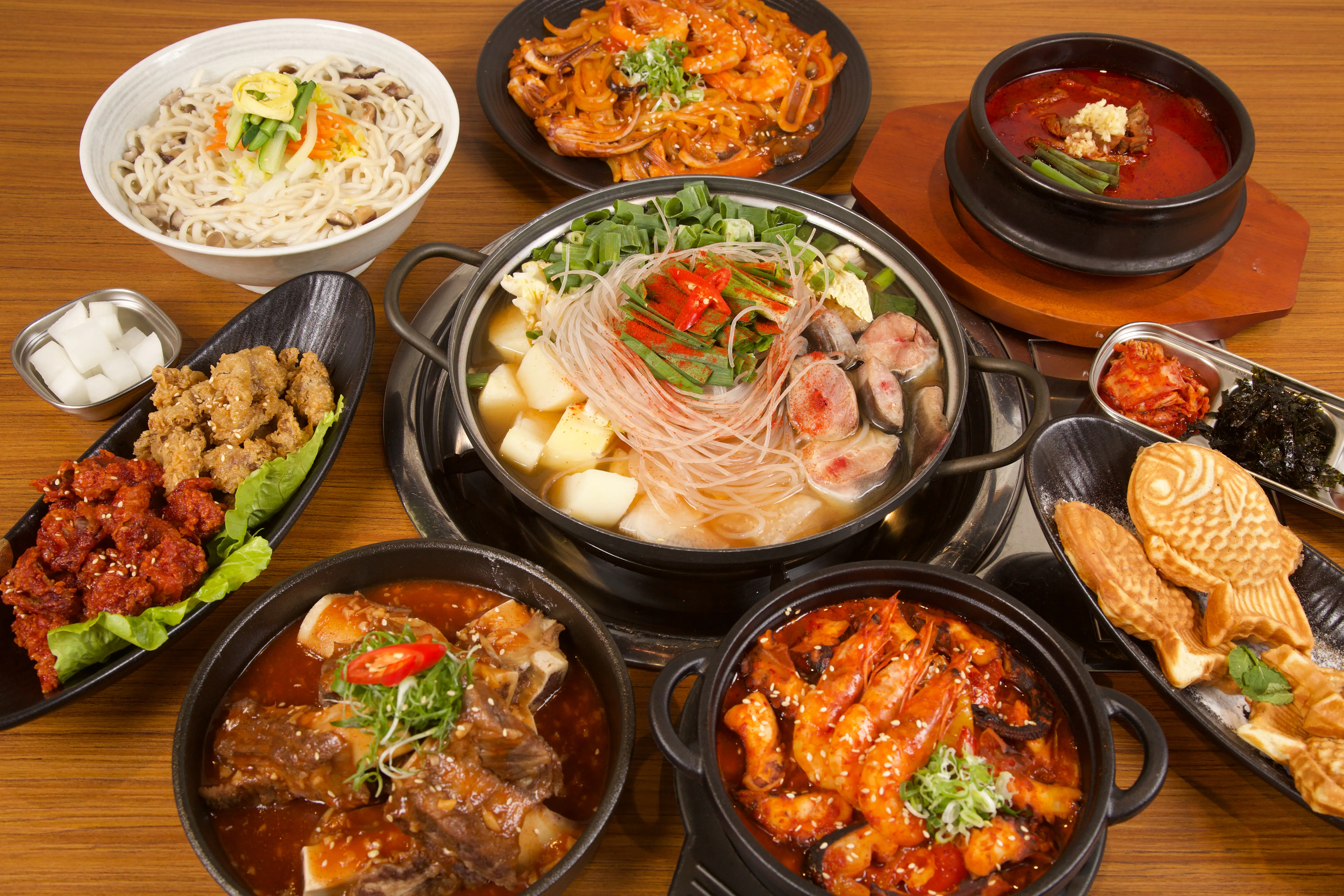 ABV 韓式餐酒館主打大邱料理 辣味燉牛排骨與鐵板辣炒鮮蝦章魚成亮點 ABV 韓式餐酒館主打大邱料理 辣味燉牛排骨與鐵板辣炒鮮蝦章魚成亮點