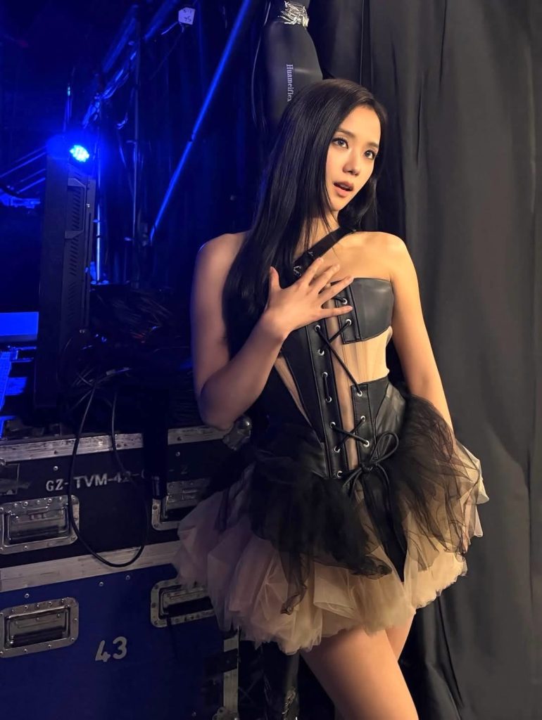 報新聞看香港BLACKPINK的香港演唱會Jisoo感性推文 報新聞看香港BLACKPINK的香港演唱會Jisoo感性推文