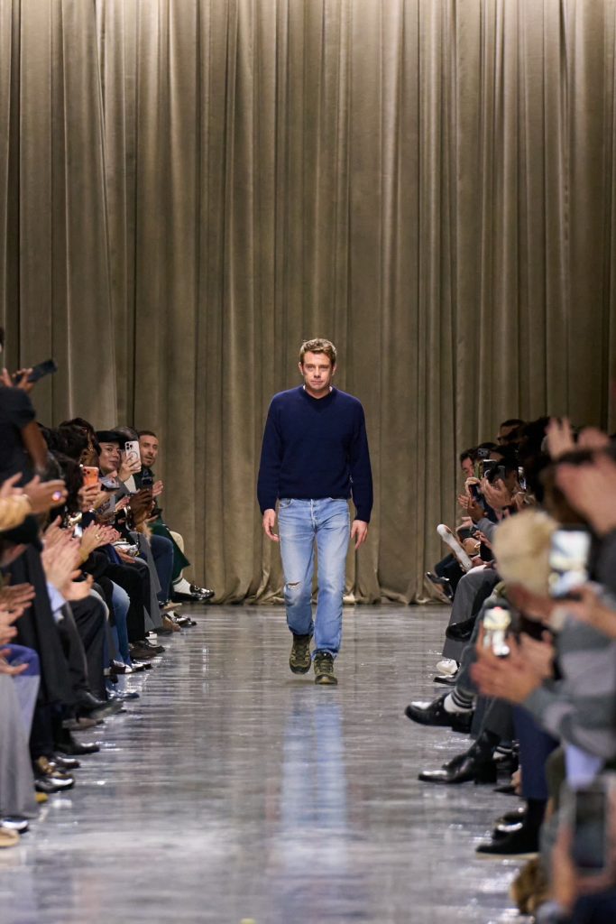 梁朝偉跟劉嘉玲結伴看迪奧男裝大秀:2026一場橫跨百年的非正常實驗 梁朝偉跟劉嘉玲結伴看迪奧男裝大秀:2026一場橫跨百年的非正常實驗