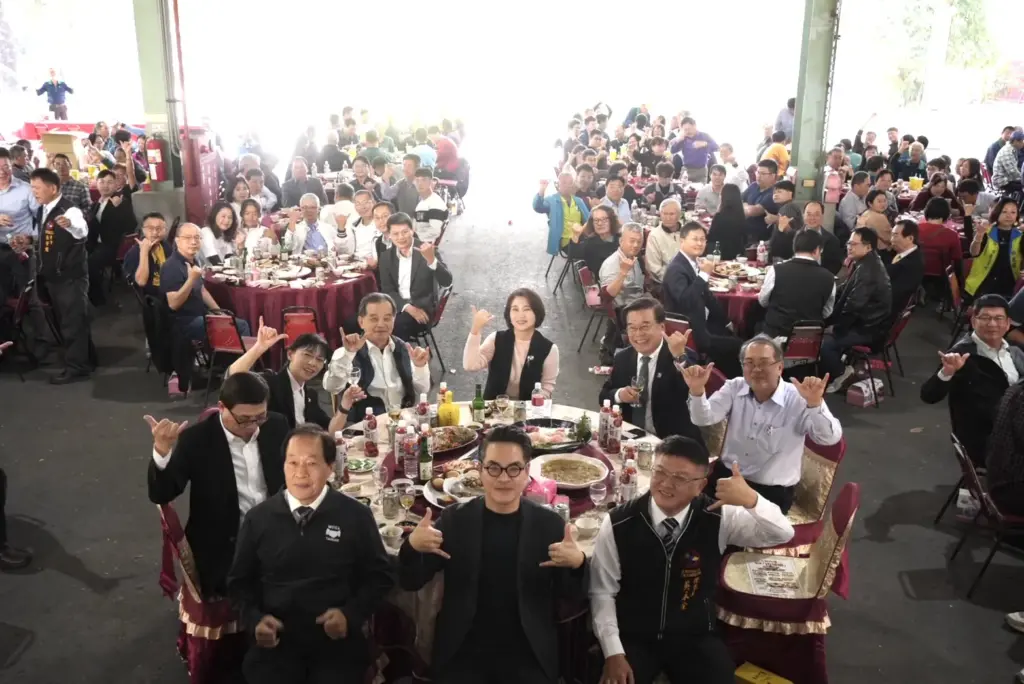 屏東酒廠歲末發表兩款特級紅高粱酒禮盒 「愛鯉舞吉」與「三太子好運旺」成為年節送禮焦點