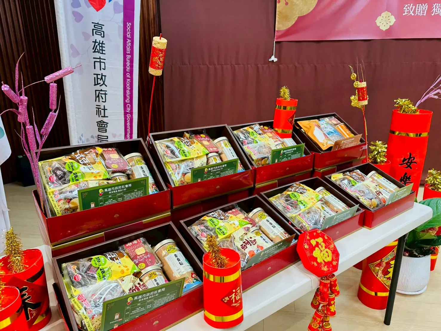 善心企業齊送暖 獨老安心過好年 善心企業齊送暖 獨老安心過好年