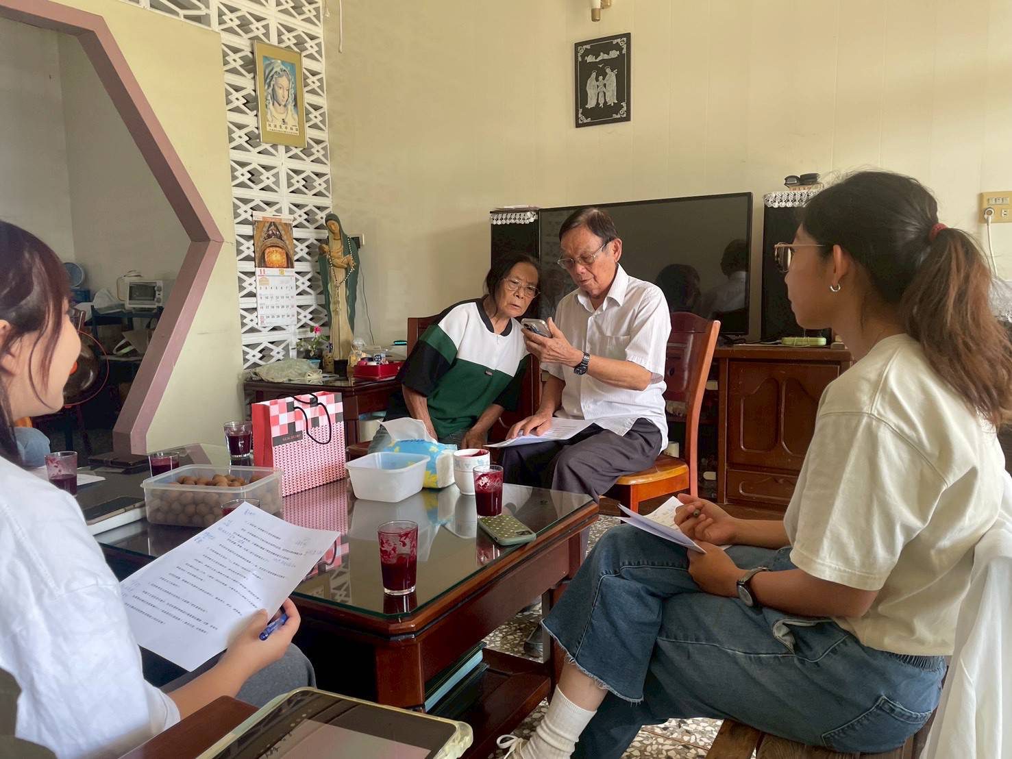 南藝大攜手果毅天主堂 跨世代田野行動找回一甲子「信仰生活日記」 南藝大攜手果毅天主堂 跨世代田野行動找回一甲子「信仰生活日記」