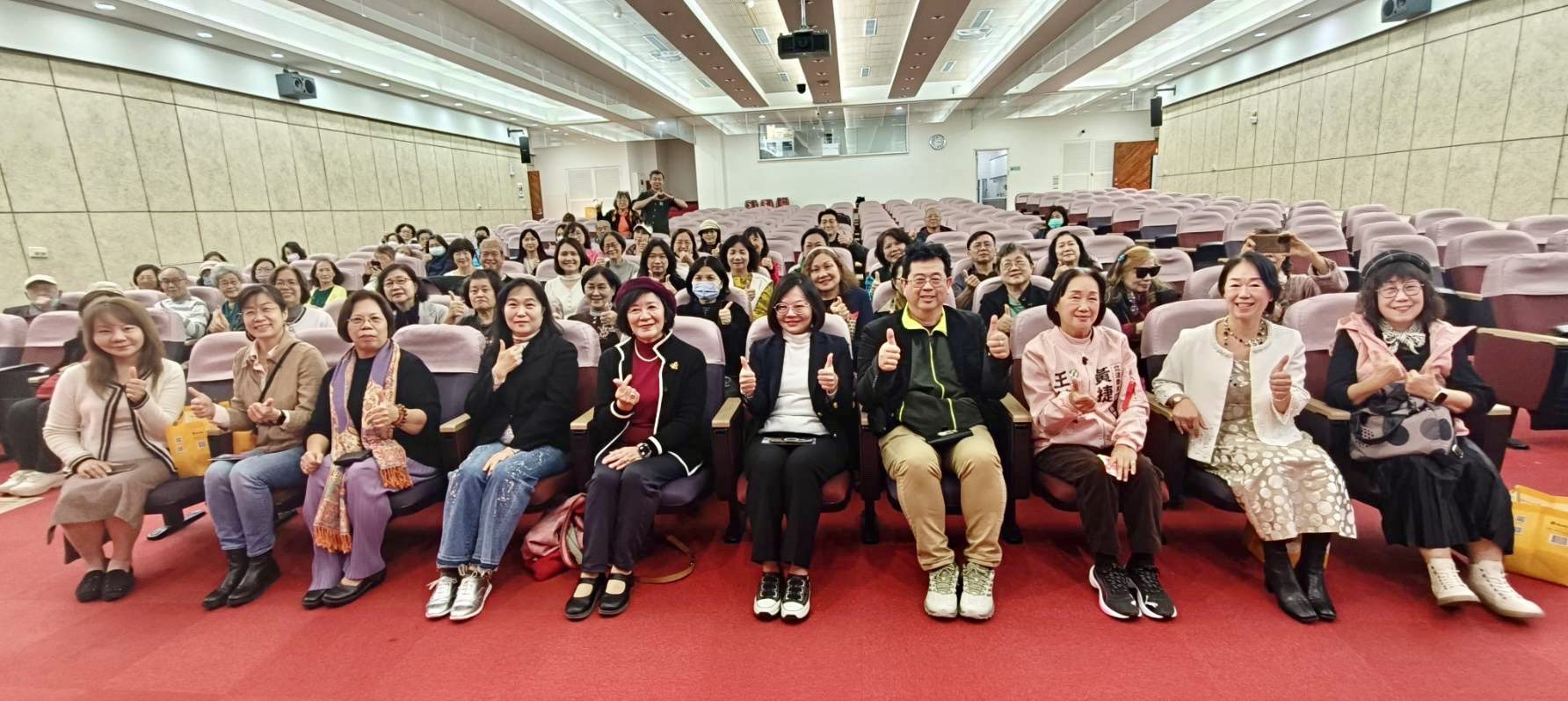 2026瑰麗膠彩藝術美學聯展登場 市議會藝術走廊展現瑰麗的光彩 2026瑰麗膠彩藝術美學聯展登場 市議會藝術走廊展現瑰麗的光彩