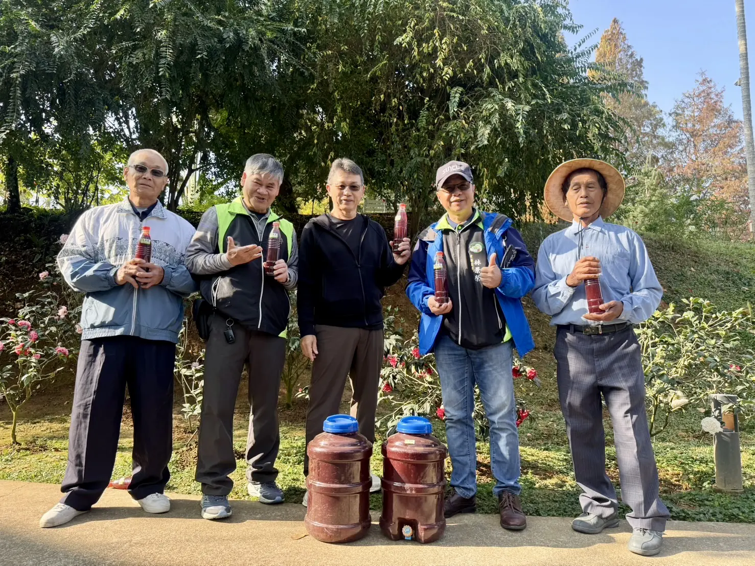 從土地出發看見永續發展 高雄市農業微生物光合菌教育發展協會;農場體驗暨會員大會 從土地出發看見永續發展 高雄市農業微生物光合菌教育發展協會;農場體驗暨會員大會
