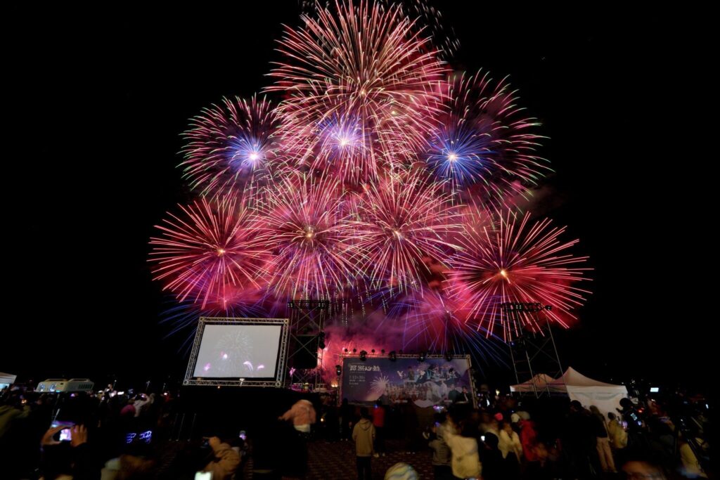 日月潭「潭然心動2026」跨年晚會　雙主場　雙視角！360秒煙火震撼全場