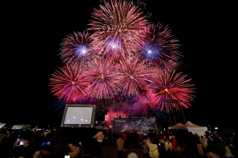 日月潭「潭然心動2026」跨年晚會　雙主場　雙視角！360秒煙火震撼全場