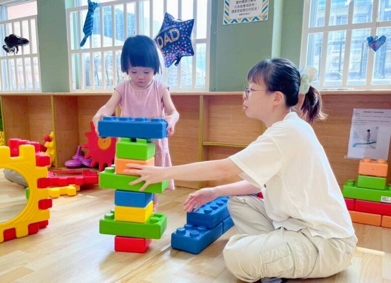 基隆市推「神隊友召喚卡」！115年起新生兒家長可獲4小時免費臨托