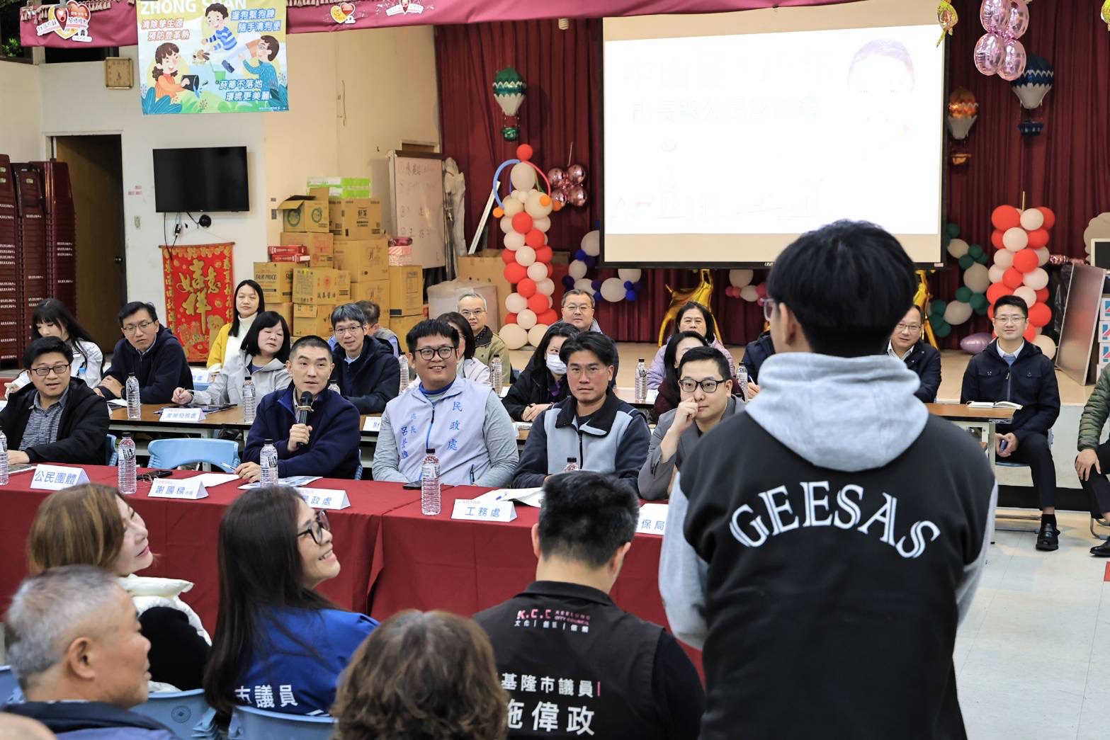 謝國樑主持中山區公民座談　零距離回應市民關切