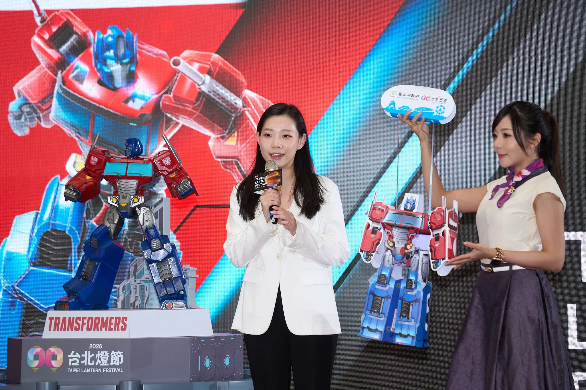 台北燈節2/25登場 《變形金剛》10米柯博文主燈搶先曝光 台北燈節2/25登場 《變形金剛》10米柯博文主燈搶先曝光