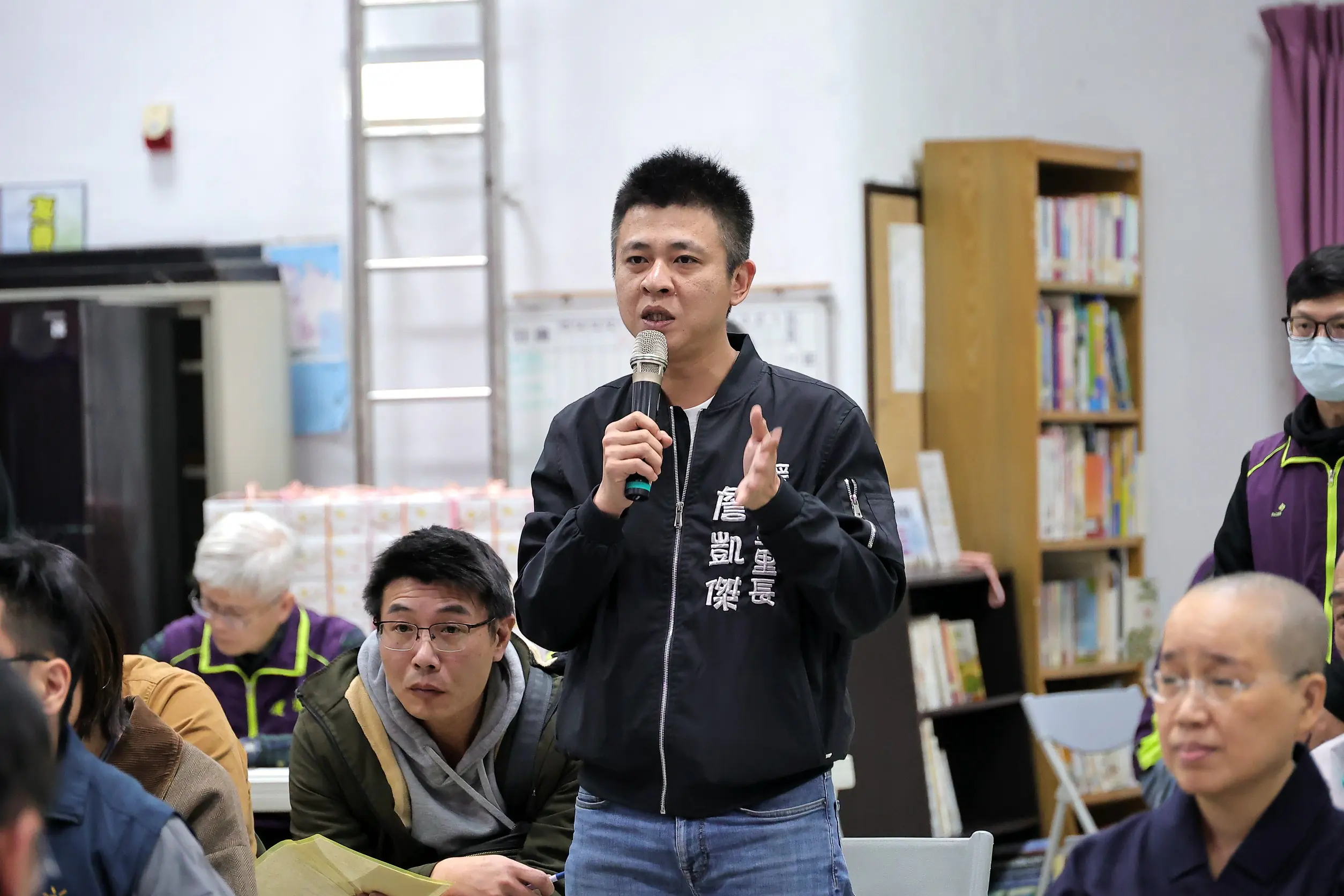 基隆公民座談走入暖暖 謝國樑率局處主管面對面回應在地需求 基隆公民座談走入暖暖 謝國樑率局處主管面對面回應在地需求