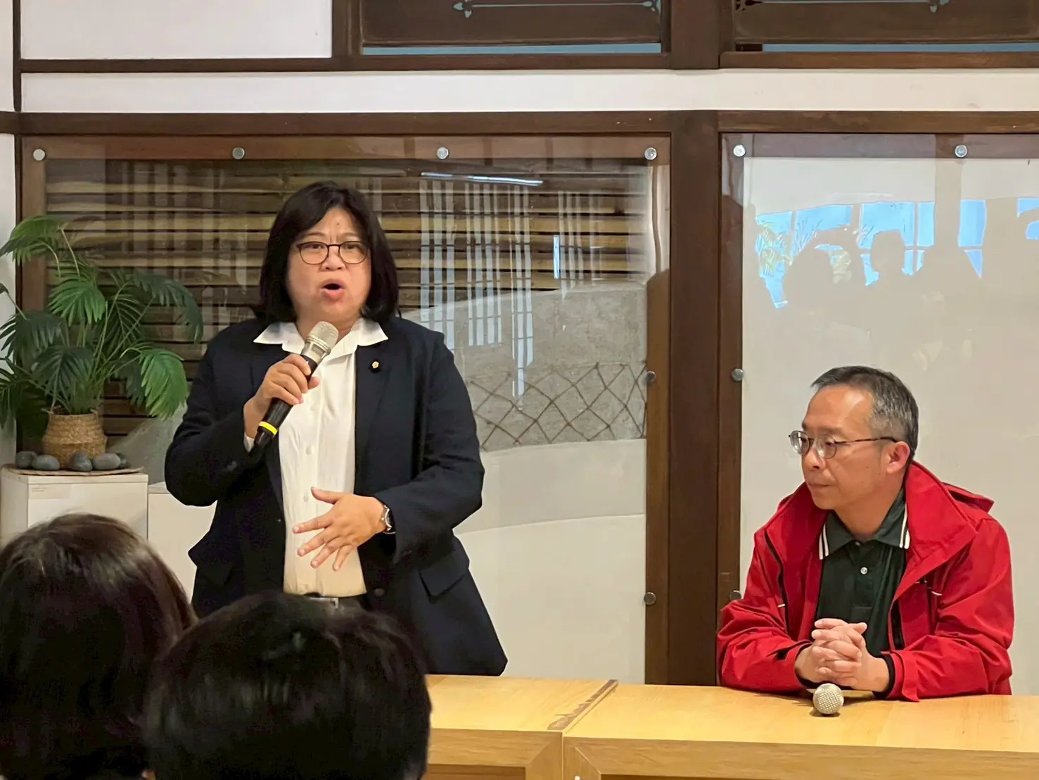 王美惠協調檜意森活村營運權爭議 農業部承諾優先保障店家權益 王美惠協調檜意森活村營運權爭議 農業部承諾優先保障店家權益