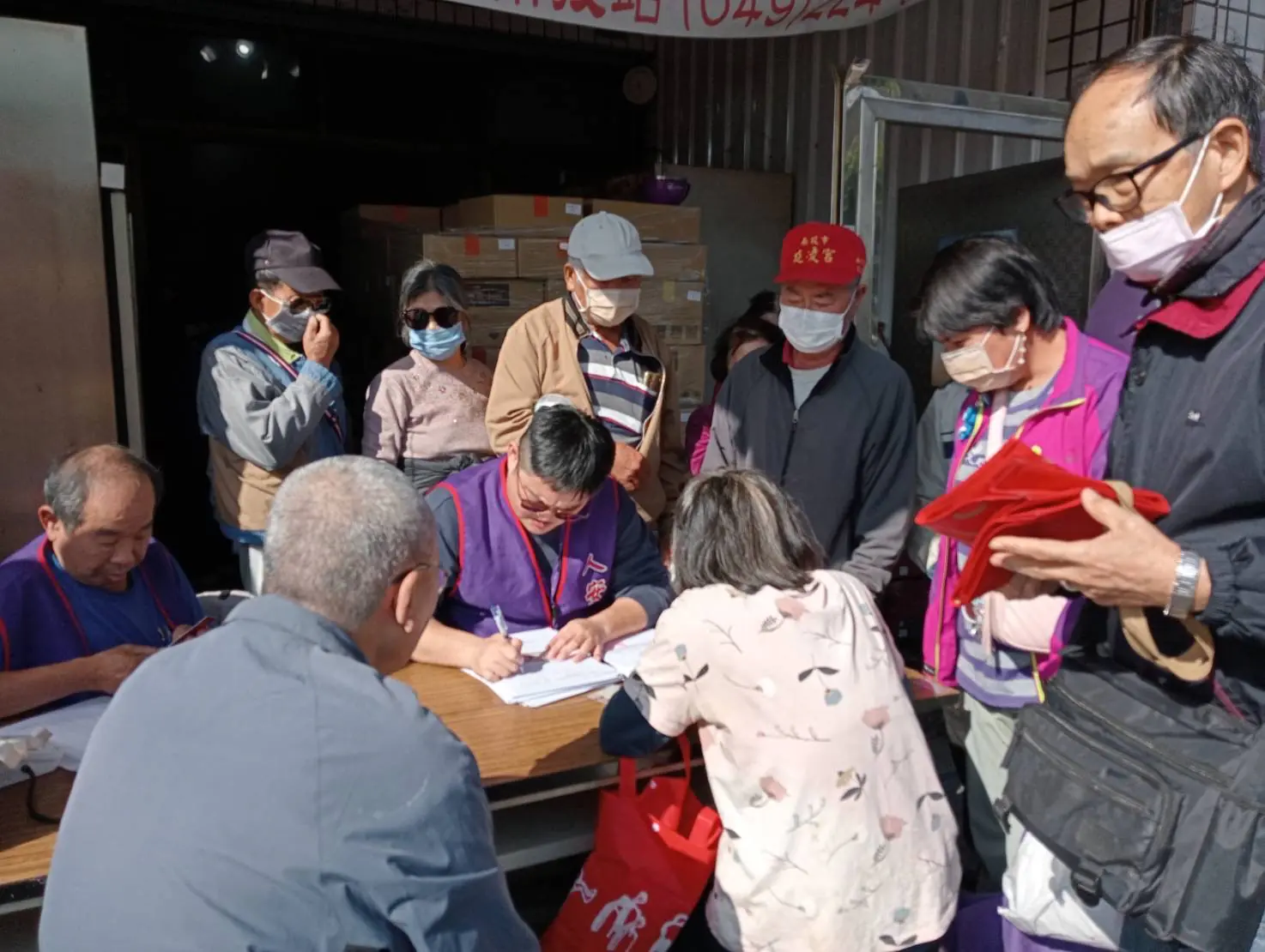 大寒「寒風無情 暖餐有愛」人安基金會南投平安站 溫暖寒士心 大寒「寒風無情 暖餐有愛」人安基金會南投平安站 溫暖寒士心