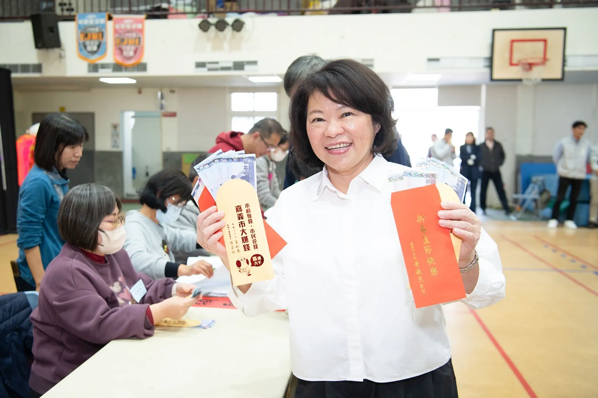 嘉義市普發6千現金 2月起消費滿額再換600商圈夜市券 加倍振興在地經濟 嘉義市普發6千現金 2月起消費滿額再換600商圈夜市券 加倍振興在地經濟