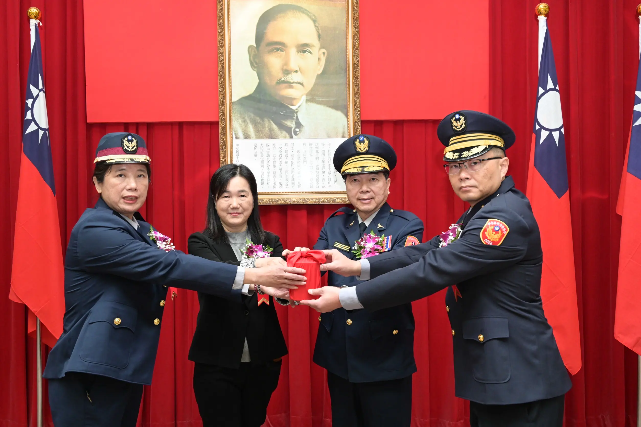 南投縣政府警察局南投、草屯、埔里、集集分局卸、新任分局長聯合交接典禮 南投縣政府警察局南投、草屯、埔里、集集分局卸、新任分局長聯合交接典禮