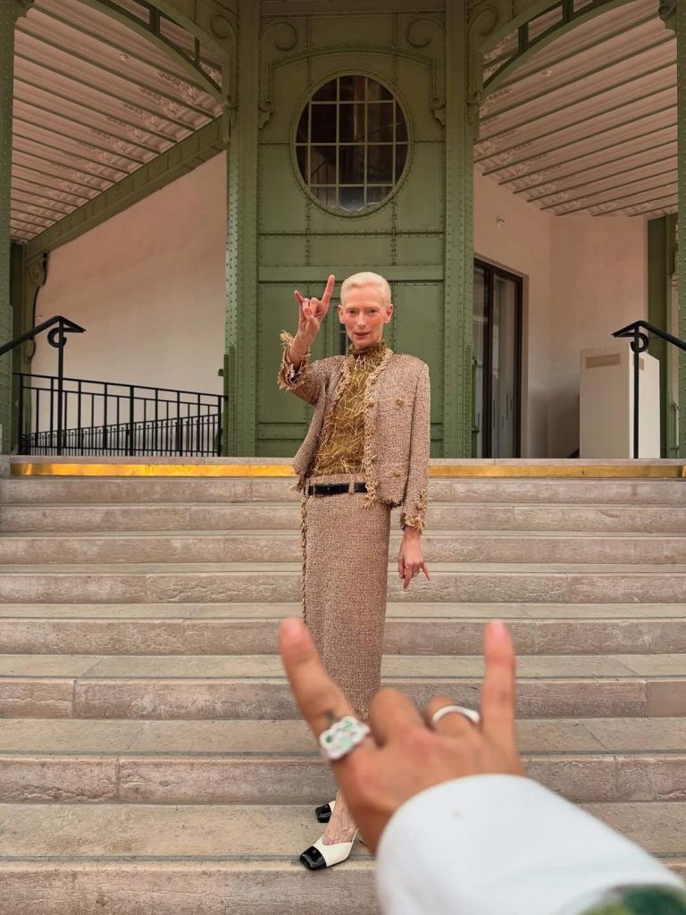 銀河下的呢喃:Matthieu Blazy 執掌 CHANEL 2026 春夏高訂大秀明星街拍 銀河下的呢喃:Matthieu Blazy 執掌 CHANEL 2026 春夏高訂大秀明星街拍