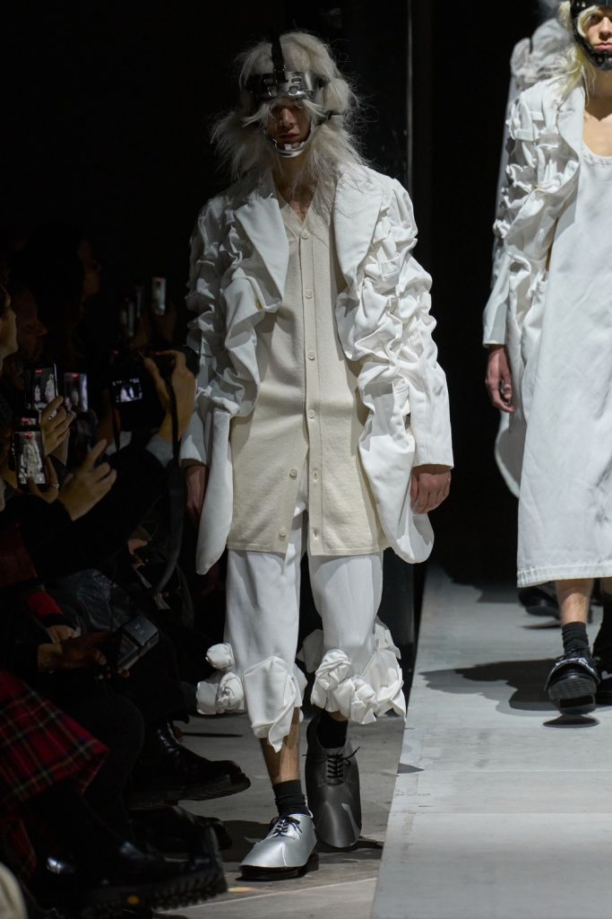 巴黎男士2026秋冬時裝週Comme des Garçons Homme Plus Black Hole黑洞時尚主題精彩登場 巴黎男士2026秋冬時裝週Comme des Garçons Homme Plus Black Hole黑洞時尚主題精彩登場