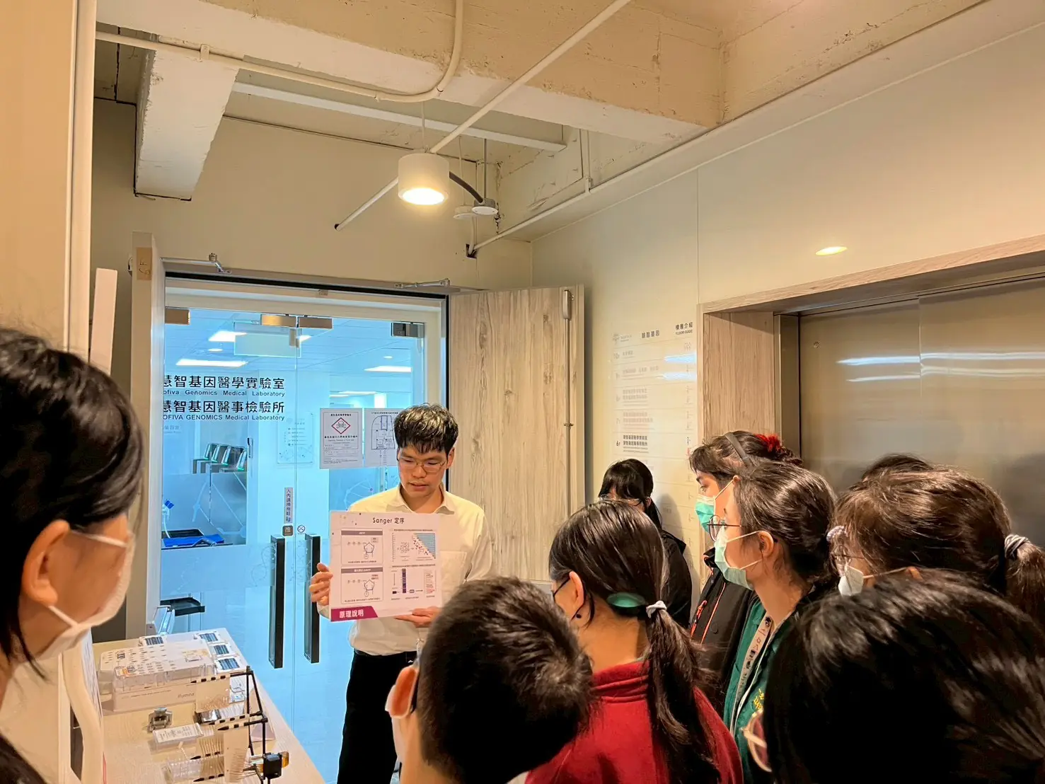 中央大學推動女性STEM培育 帶領北一女學子探索基因定序與生醫大數據 中央大學推動女性STEM培育 帶領北一女學子探索基因定序與生醫大數據