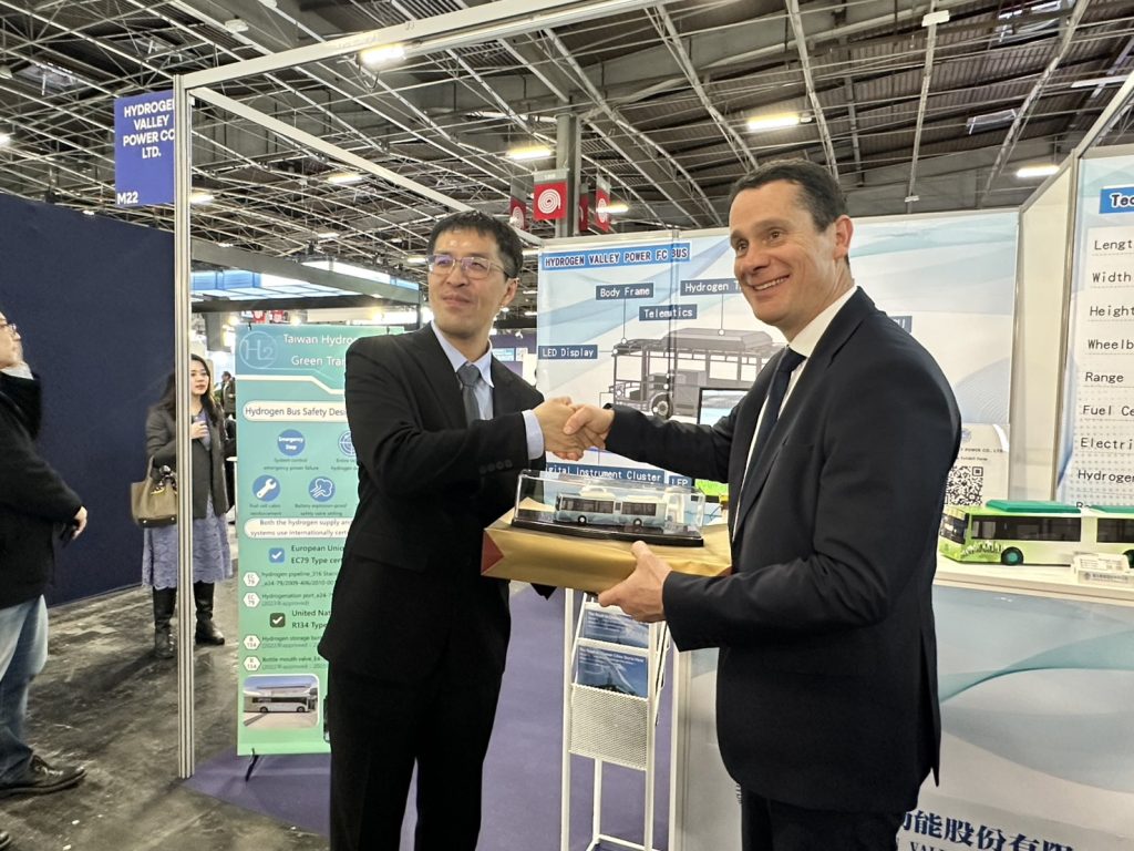 台灣氫能技術輸出歐洲:氫谷動能攜手法國大廠 OPmobility 布局全球版圖 台灣氫能技術輸出歐洲:氫谷動能攜手法國大廠 OPmobility 布局全球版圖