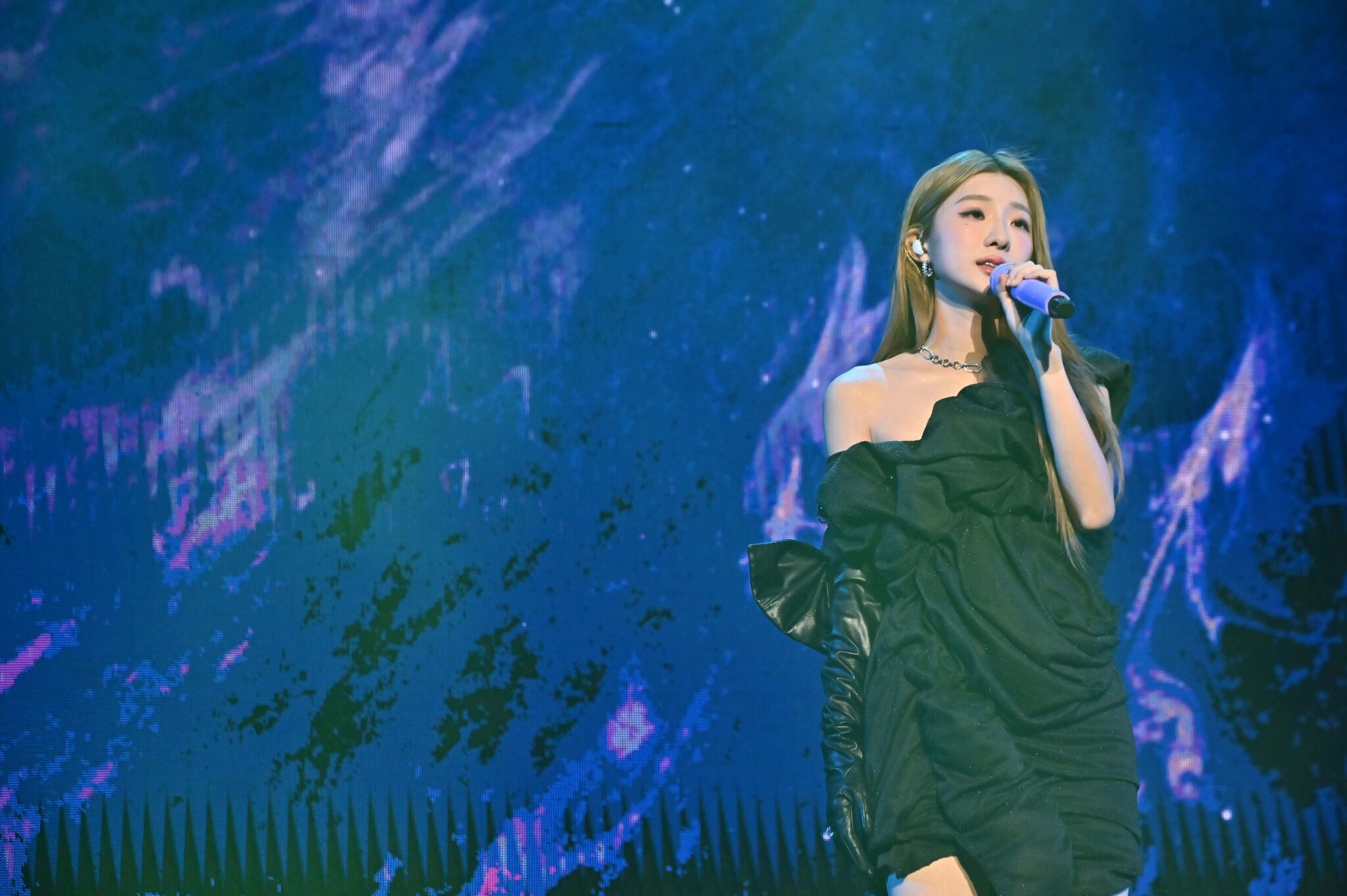 2025轉6 新北八里跨年晚會在寒冷飄雨中登場 民眾雨衣 雨傘依舊湧入八里河畔 2025轉6 新北八里跨年晚會在寒冷飄雨中登場 民眾雨衣 雨傘依舊湧入八里河畔