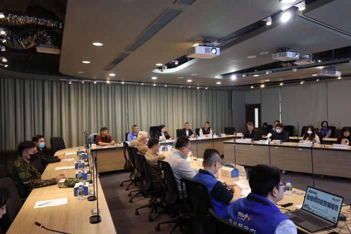 雲縣府召開農曆年前動植物防疫整備會議 守護農畜產業安全 雲縣府召開農曆年前動植物防疫整備會議,邀請防檢署、獸醫師公會及植物保護公會,與縣府各單位共同研擬防疫策略,守護農畜產業安全。