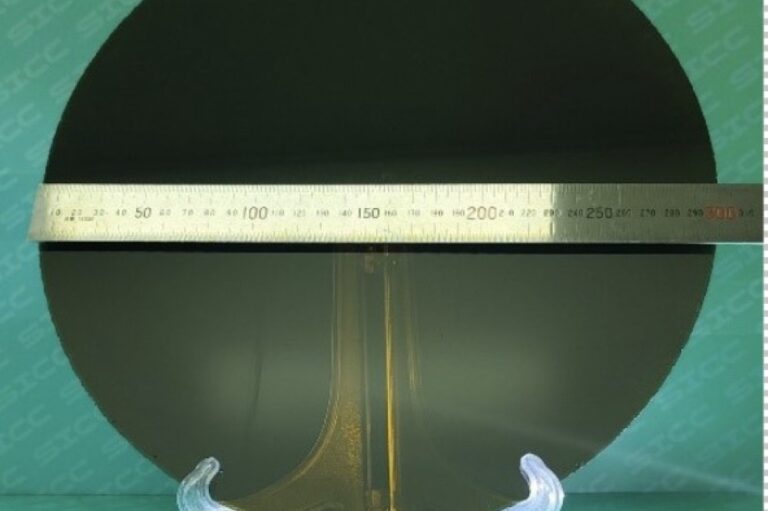 破產重整後絕地大反攻！Wolfspeed 震撼發表全球首支 12 吋碳化矽晶圓  劍指 AI 與次世代軍武市場