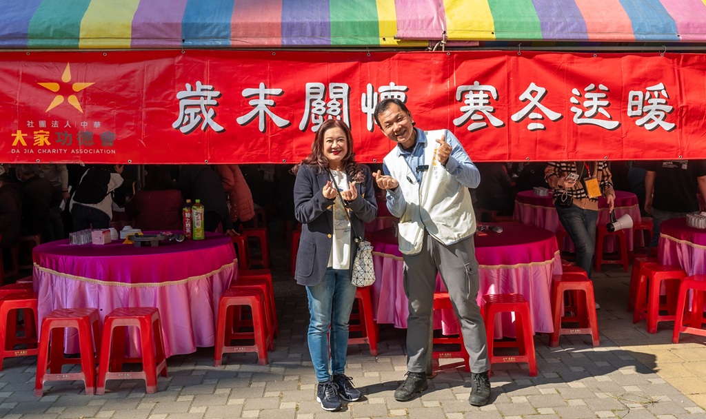 迎馬年送祝福!45桌「幸福馳宴」水安宮溫暖開席 無家者與弱勢族群圍爐迎新年 迎馬年送祝福!45桌「幸福馳宴」水安宮溫暖開席 無家者與弱勢族群圍爐迎新年