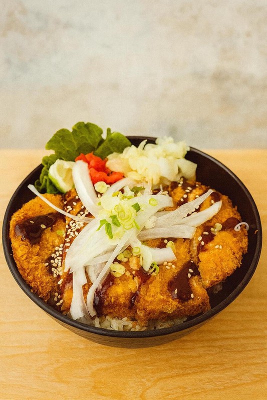 台中西區日式餐盒:用炙燒火候堆疊出一碗職人丼飯的層次! 台中西區日式餐盒:用炙燒火候堆疊出一碗職人丼飯的層次!