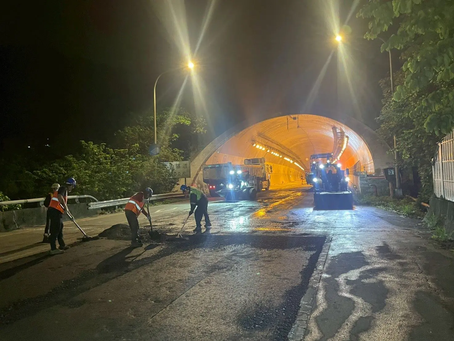 通往101更順暢 信義快速道路象山隧道南向路面煥然一新 通往101更順暢 信義快速道路象山隧道南向路面煥然一新