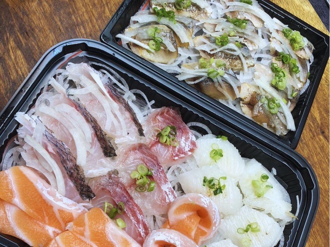 超人氣裕民夜市生魚片!媲美高級日料店的新鮮刺身 鮮度爆表 超人氣裕民夜市生魚片!媲美高級日料店的新鮮刺身 鮮度爆表