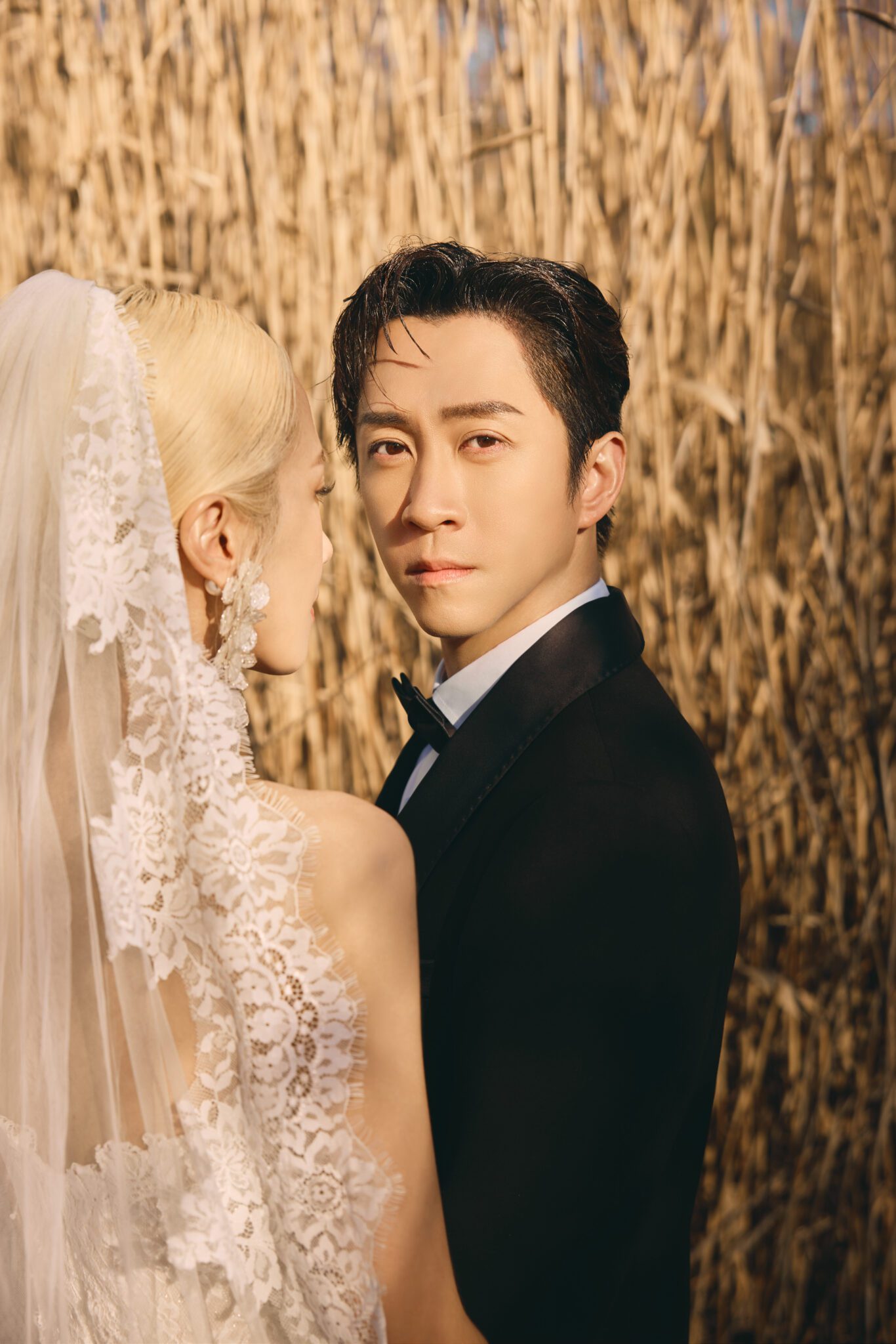 陳漢典 LULU夫妻喜帖藏幸福寓意 日本富士山見證下頂豔陽拍婚紗 陳漢典 LULU夫妻喜帖藏幸福寓意 日本富士山見證下頂豔陽拍婚紗