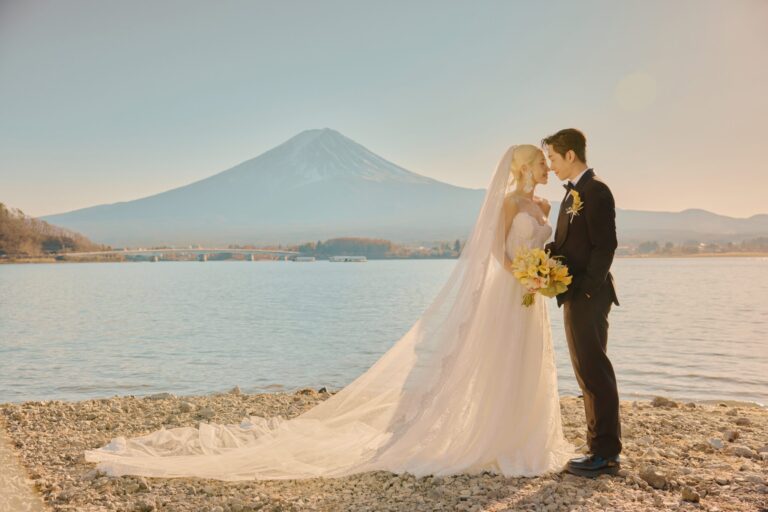 陳漢典 LULU夫妻喜帖藏幸福寓意 日本富士山見證下頂豔陽拍婚紗