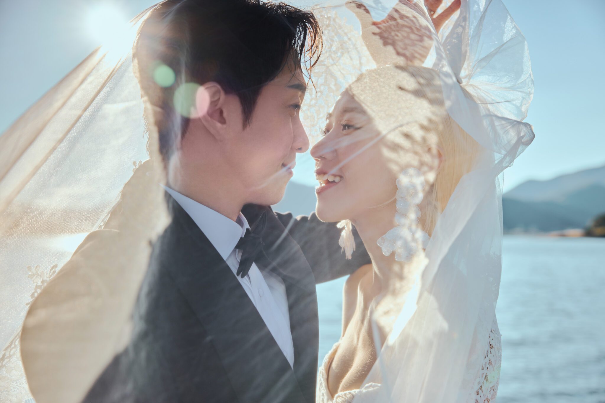 陳漢典 LULU夫妻喜帖藏幸福寓意 日本富士山見證下頂豔陽拍婚紗 陳漢典 LULU夫妻喜帖藏幸福寓意 日本富士山見證下頂豔陽拍婚紗