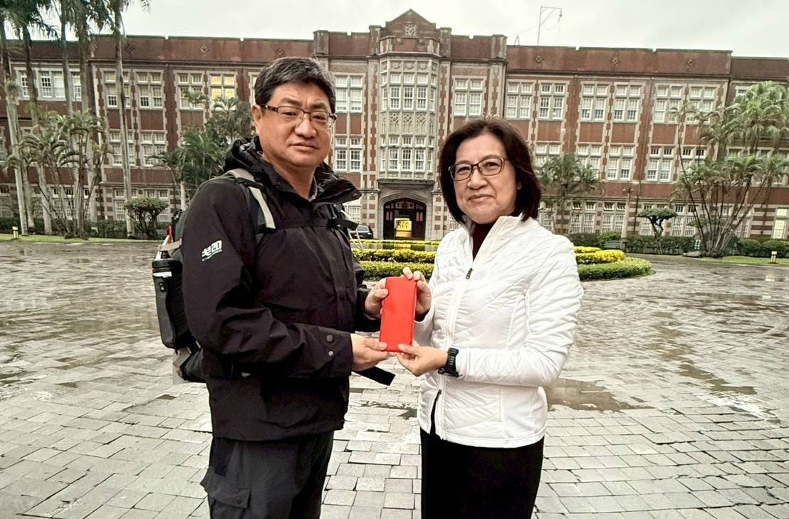 一步一善心 師大校友詹章誾第三度徒步環島「為清寒學子募款」 一步一善心 師大校友詹章誾第三度徒步環島「為清寒學子募款」