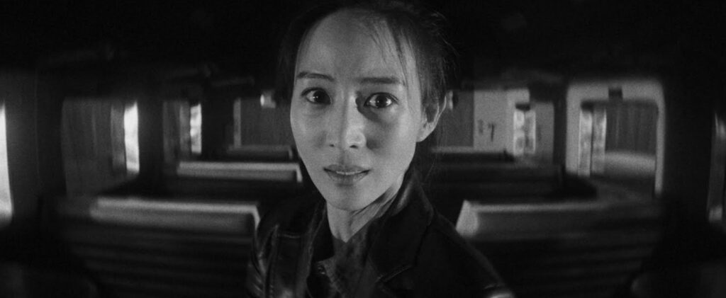 張鈞甯化身「武打擔當」以一敵十 前滾翻被助理暖心吐槽 張鈞甯化身「武打擔當」以一敵十 前滾翻被助理暖心吐槽