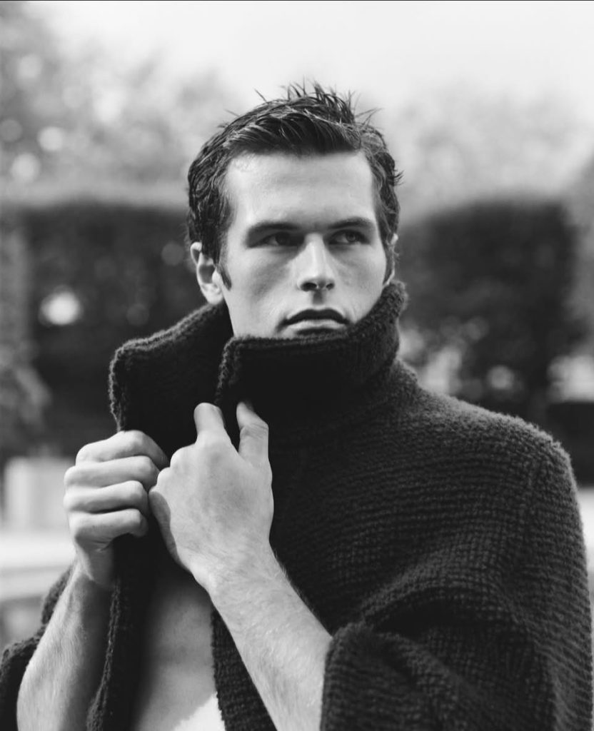 《後 Dior 時代》 晨光中法式男子 《後 Dior 時代》 晨光中法式男子