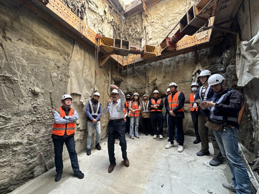 永平國小地下停車場中繼站廢棄物順利清運完成 展現具體成果! 永平國小地下停車場中繼站廢棄物順利清運完成 展現具體成果!