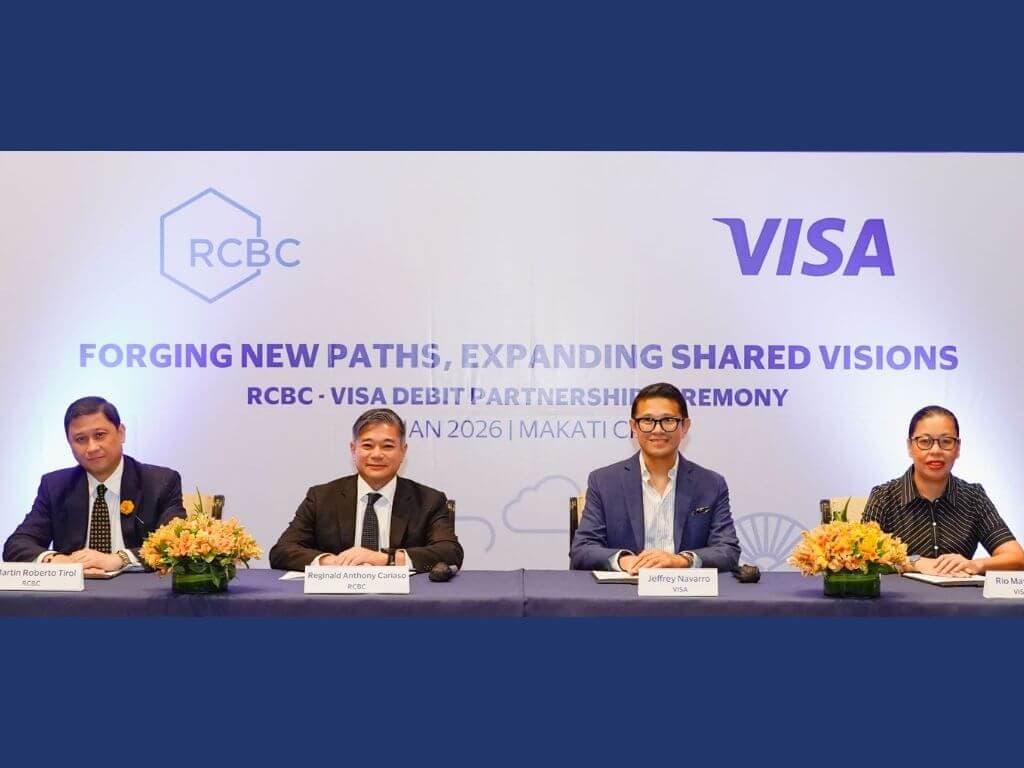 菲律賓Visa攜手RCBC推Visa簽帳金融卡 Visa 與黎剎商業銀行(RCBC)在菲律賓馬卡蒂市舉行簽帳金融卡(debit)合作儀式,雙方表示將透過擴大Visa簽帳卡發行與受理網絡,推動菲律賓朝「少現金(cash-lite)」支付環境發展。圖片翻攝自 InsiderPH。