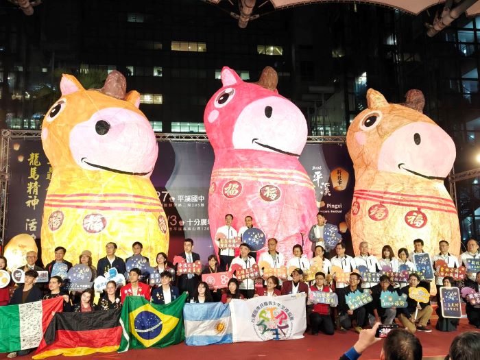 馬驫奔騰祈新年 新北平溪天燈節2/27首登場 馬驫奔騰祈新年 新北平溪天燈節2/27首登場